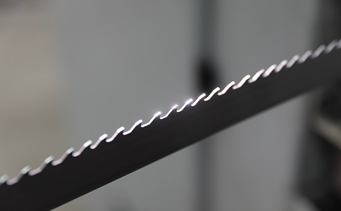 乌海双金属带锯条产生切削噪音的原因具体有哪些？